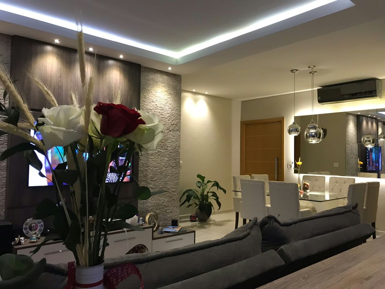 Sala integrada — projeto de interiores de Juliana Balbim