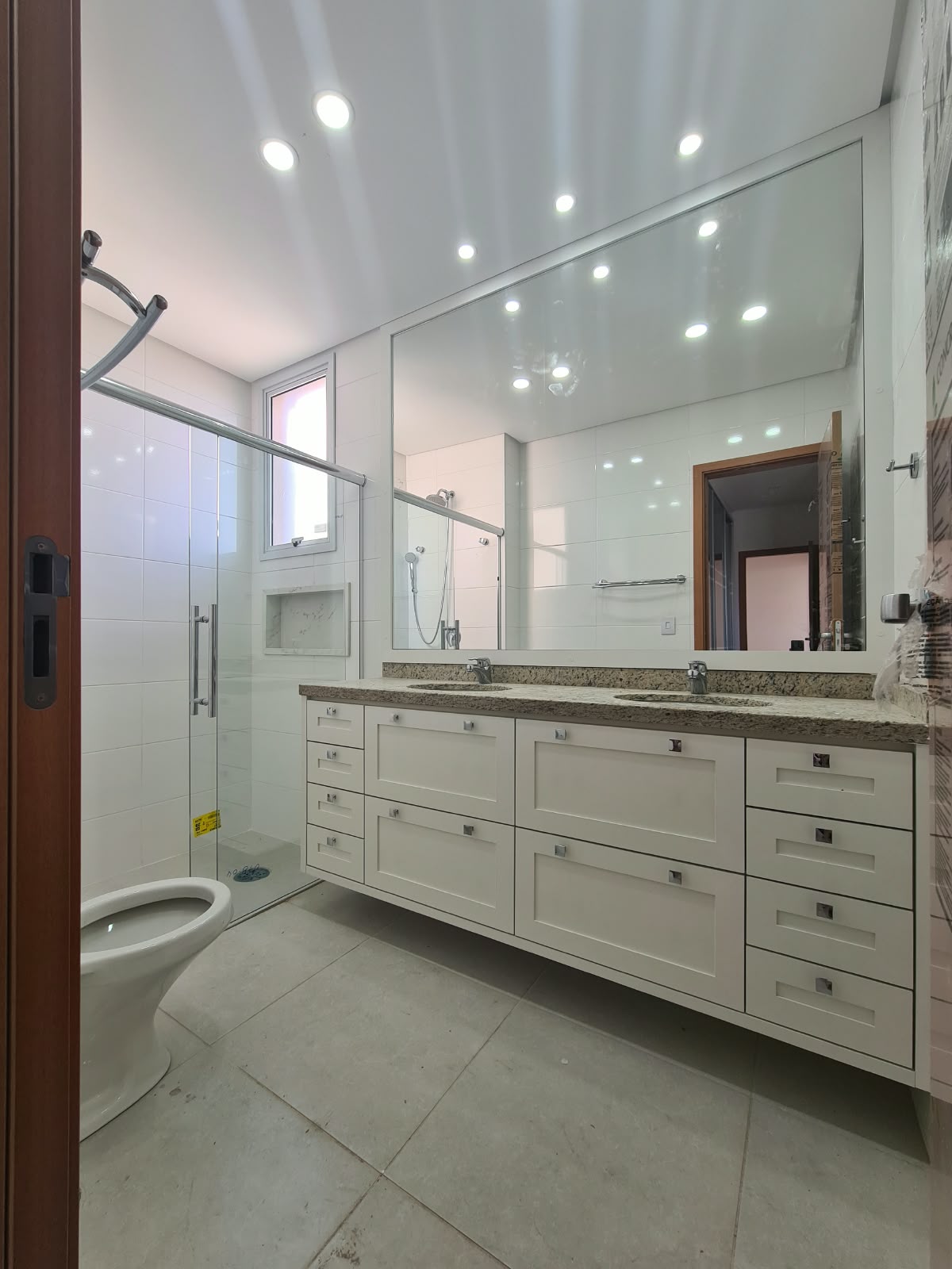 Banheiro provençal — projeto de interiores de Juliana Balbim